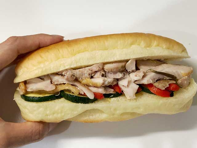 鶏コンフィのサンドイッチ